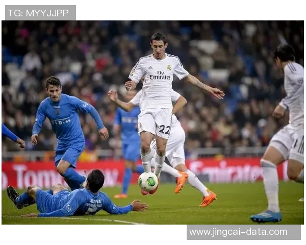 友谊赛平局本菲卡与巴黎圣日耳曼相遇全场精彩瞬间回顾