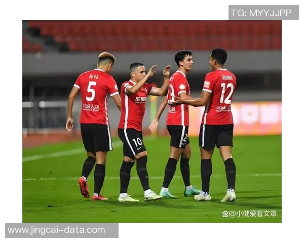 中超经典对决：拜仁与巴黎圣日耳曼激战成平局引发全场热议