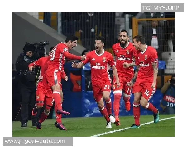 足总杯激战成平局里昂与本菲卡斗智斗勇引发全场热烈反响