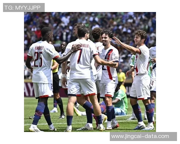 欧联杯巴黎圣日耳曼与那不勒斯激战成平局争议判罚引发全场热议 欧联杯巴黎圣日耳曼与那不勒斯激战成平局争议判罚引发全场热议